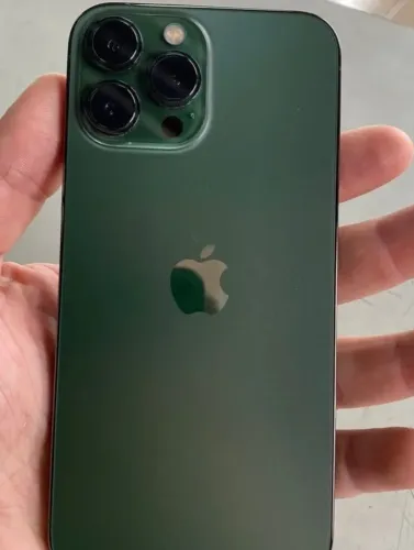 Vendo iPhone 13pro 256g verde 2.500 e iPhone 13 128g branco 1.500 faço os dois por 4000