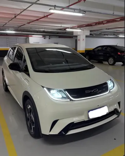 BYD Dolphin EV (Elétrico) 2025