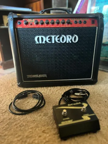 Amplificador Meteoro Demolidor FWG50