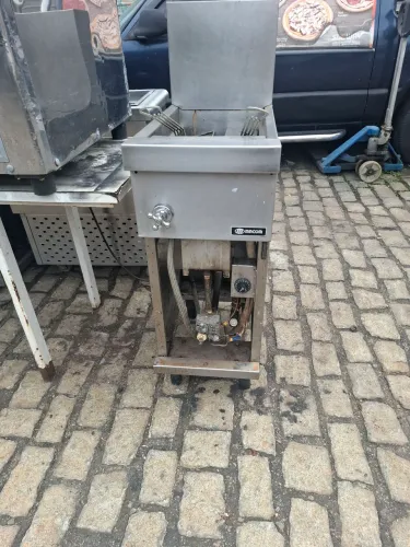 Fritadeira a gás Macom