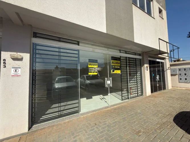 Sala comercial à venda com 49,60 m², localizada no Bairro Pioneiro Catarinense, em Cascave