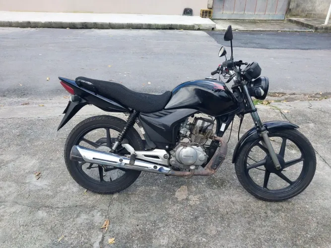  FAN 125 - PRETA IMPECÁVEL