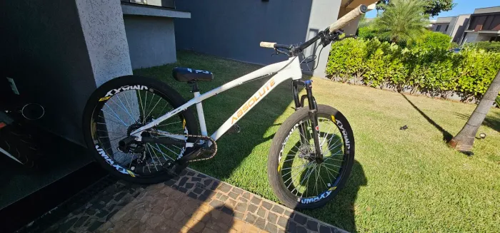 Bicicleta aro 26 Absolute Brutus Pro