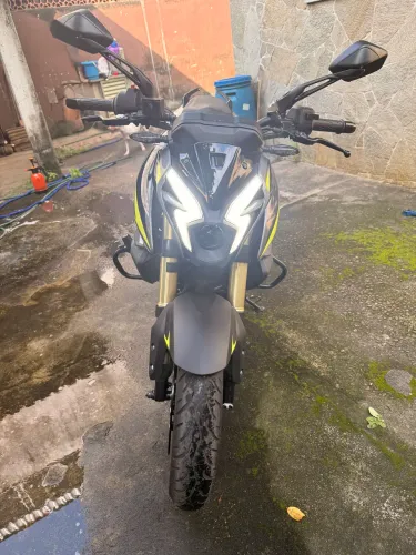 Dominar Ns400Z