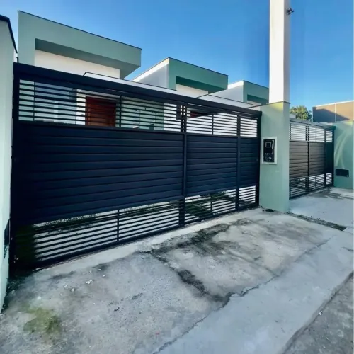 Vendo casa de 3/4 sendo uma suíte no sim