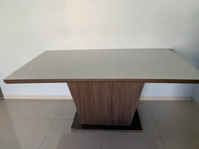 Vendo Mesa com Tampo em Vidro