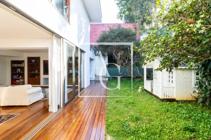 Casa de 700 m² e 4 suítes à venda no Jardim Guedala
