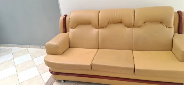 Vendo Sofá 03 lugares 