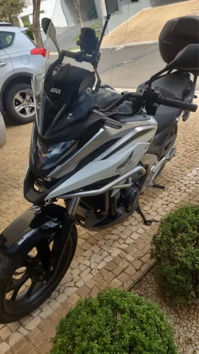 Honda NC 750X ABS DCT 2023 + Baú Givi