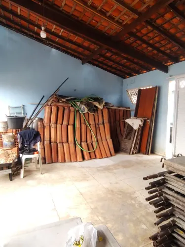 Telhas em ótimo estado .