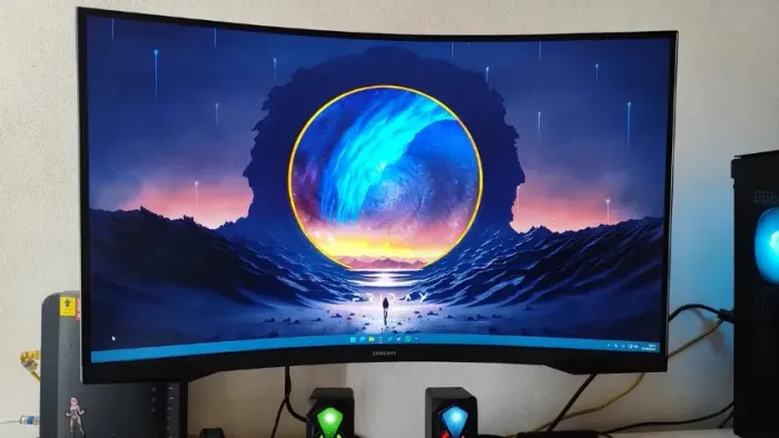 Monitor Gamer Samsung Odyssey G5, 32 ,qhd, 165hz,1ms,hdmi,dp Preto LACRADO
