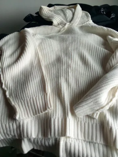 Vendo uma blusa de frio de lã 