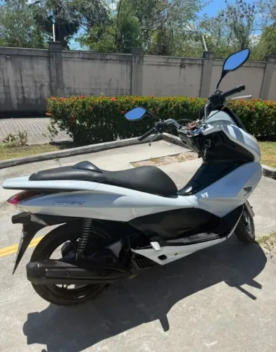 PCX super econômica e conservada com chave reserva