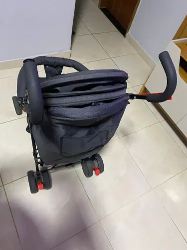Vendo carrinho de bebê 