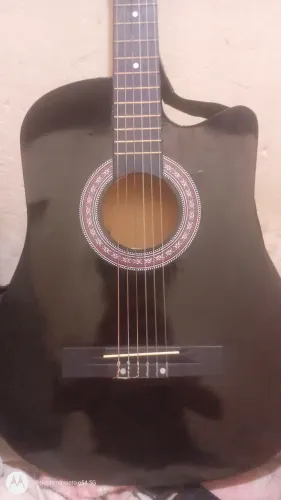 Violão de nylon simi novo vendo e troco em bike 