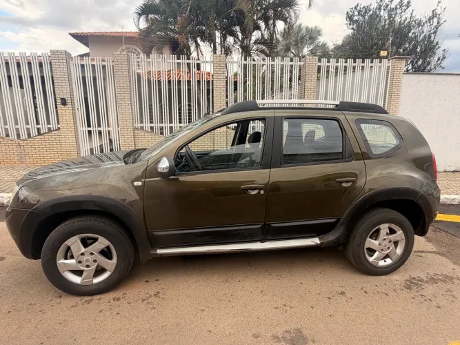 Renault Duster Dynamique 2.0 Hi-flex 16V Aut. 2014