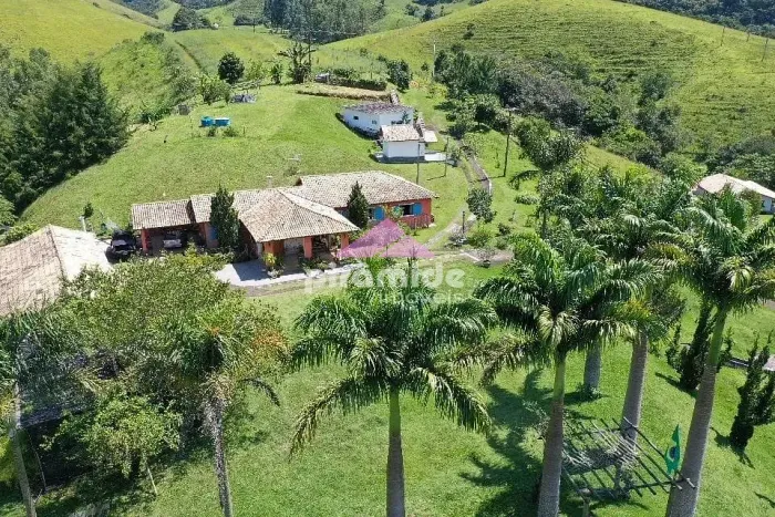 Sítio à venda, 38000 m² por R$ 2.500.000,00 - Bangu - Cunha/SP