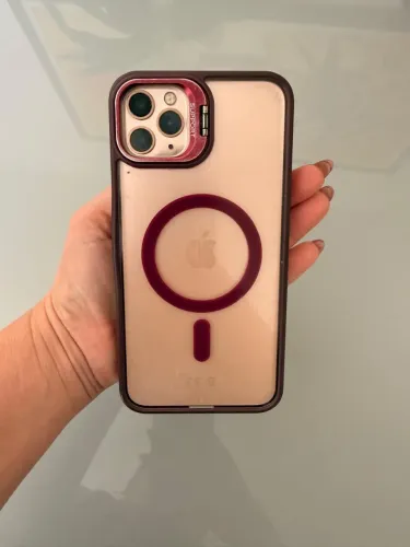Pra vender hj iPhone 11 Pro Max muito conservado sem marcas de uso !!!!!