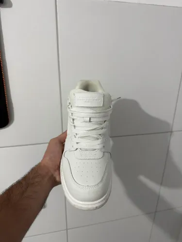 Tênis off white