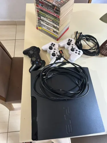 VENDO PLAYSTATION 3 DESBLOQUEADO - COMPLETO!