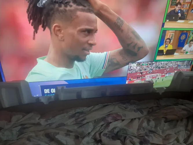 Vendo televisão 65 polegadas