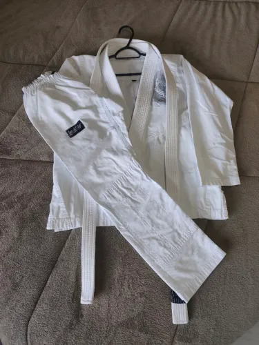 Kimono de competição jiu-jitsu infantil.