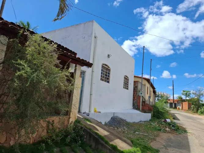 Oportunidade vendo casa no centro de juramento MG apenas 75 mil reais