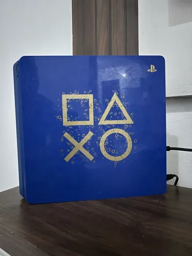 PS4 COM DOIS CONSOLES!