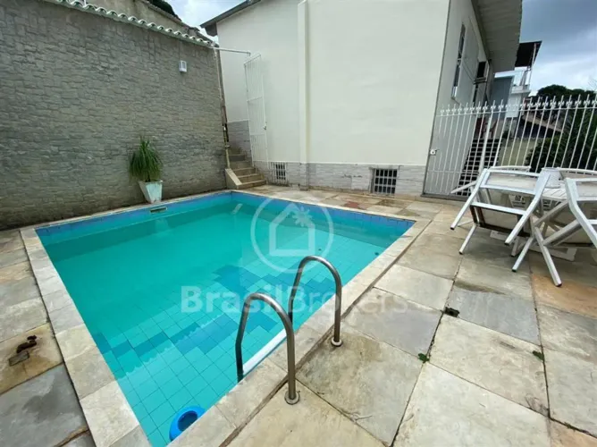 Casa à venda com 391,00m² e 5 quartos pertinho do Ilha Plaza Shopping, Rio de Janeiro - rj
