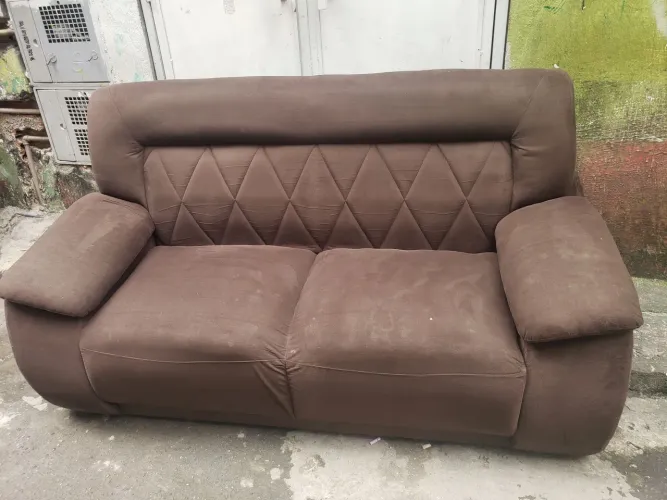 Sofá 2 lugar em suede