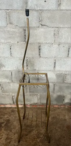 Mesa aparador de canto com abajur