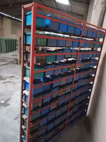 Estante metálica 110 gavetas 