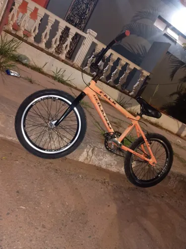 Bike estilo bmx