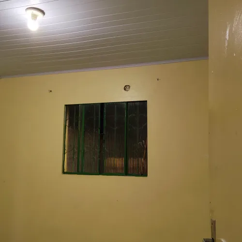 Alugo casa