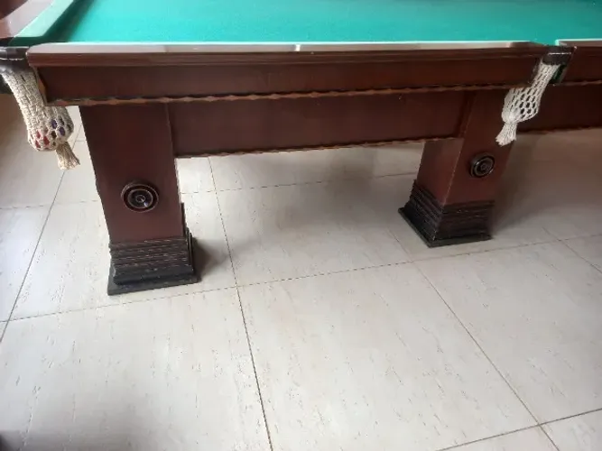 Mesa de bilharVendo mesa de snooker profissional super conservada com acessórios completo 