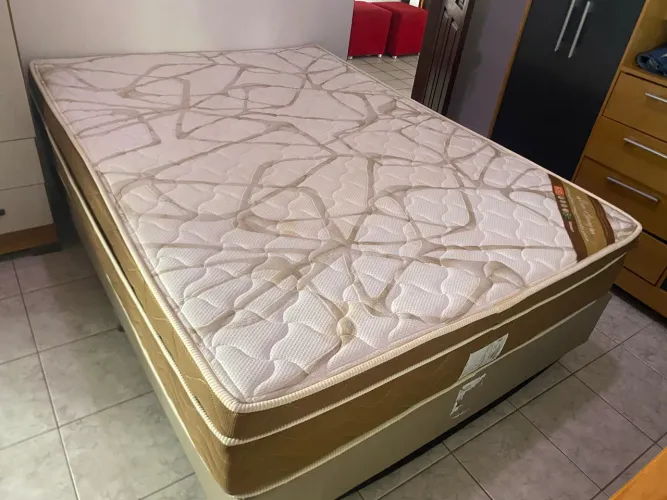 Vendo uma Cama Box