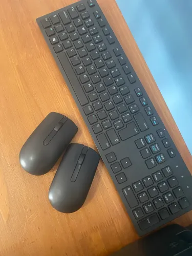 Teclado sem fio Dell - * com 1 mouse