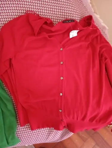 Casaco feminino vermelho da Renner 65 reais 