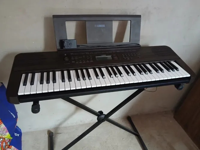 Teclado Musical Yamaha Psr-e360dw Preto 61 Teclas Sensitivas