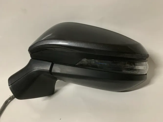 Retrovisor Corolla Cross esquerdo com ponto cego
