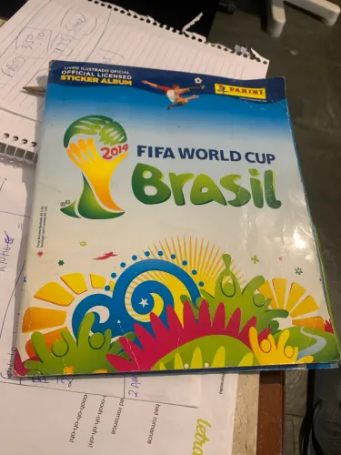 Álbum de figurinha copa 2014  no estado futebol Brasil 