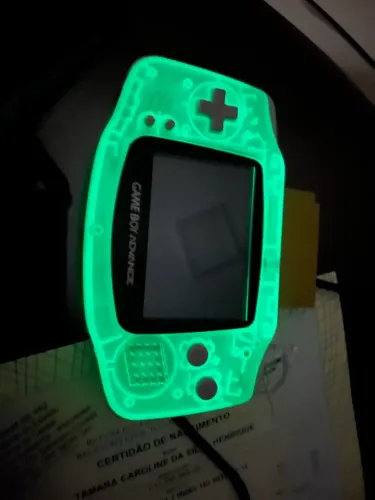 GameBoy Advance (brilha no escuro)