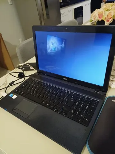 Notebook Acer Aspire 5733 - Core I3, 8GB RAM, HD 500GB