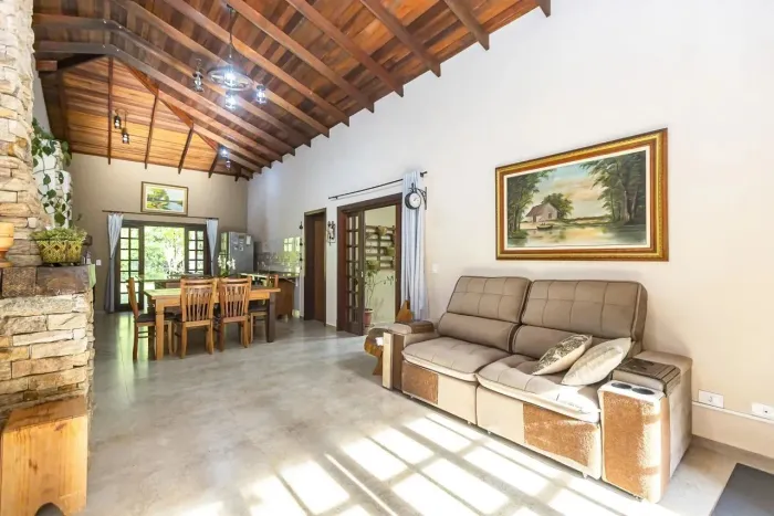 Casa para Venda em Quatro Barras, 3 dormitórios, 1 suíte, 2 banheiros, 10 vagas