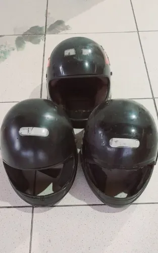 Kit 3 capacetes R$15,00
