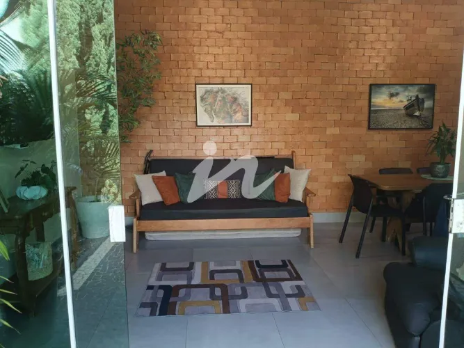 Casa à venda em Uberlândia/MG | 3 quartos (1 suíte) | 2 vagas