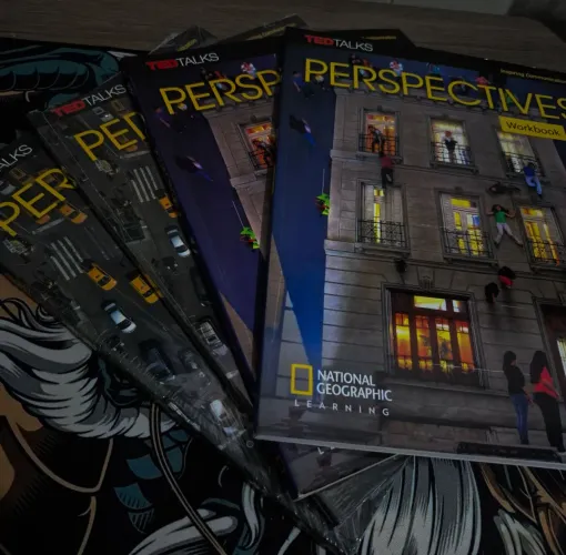 Livros de Inglês Perspectives 1 e 2 - National Geographic / TED Talks