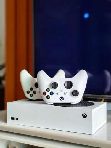 XBOX SERIES S 512GB 4K + 2 CONTROLES (ACEITO CARTÃO ATÉ 12X)
