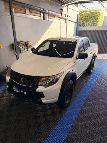 Mitsubishi L200 Tri. Outd. GLX 2.4 CD 4X4 Die. MEC 2022