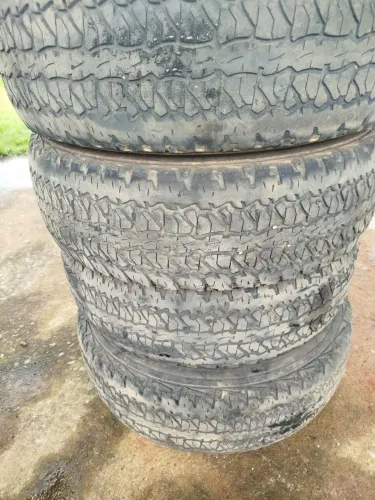 Vende-se Pneus Firestone 235/70R16 (R$1.380,00)